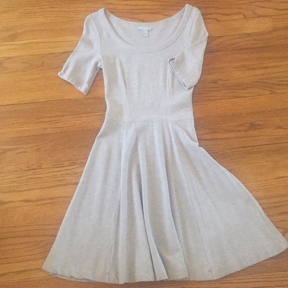 H&M Dresses & Skirts - Jersey knit short sleeve dress